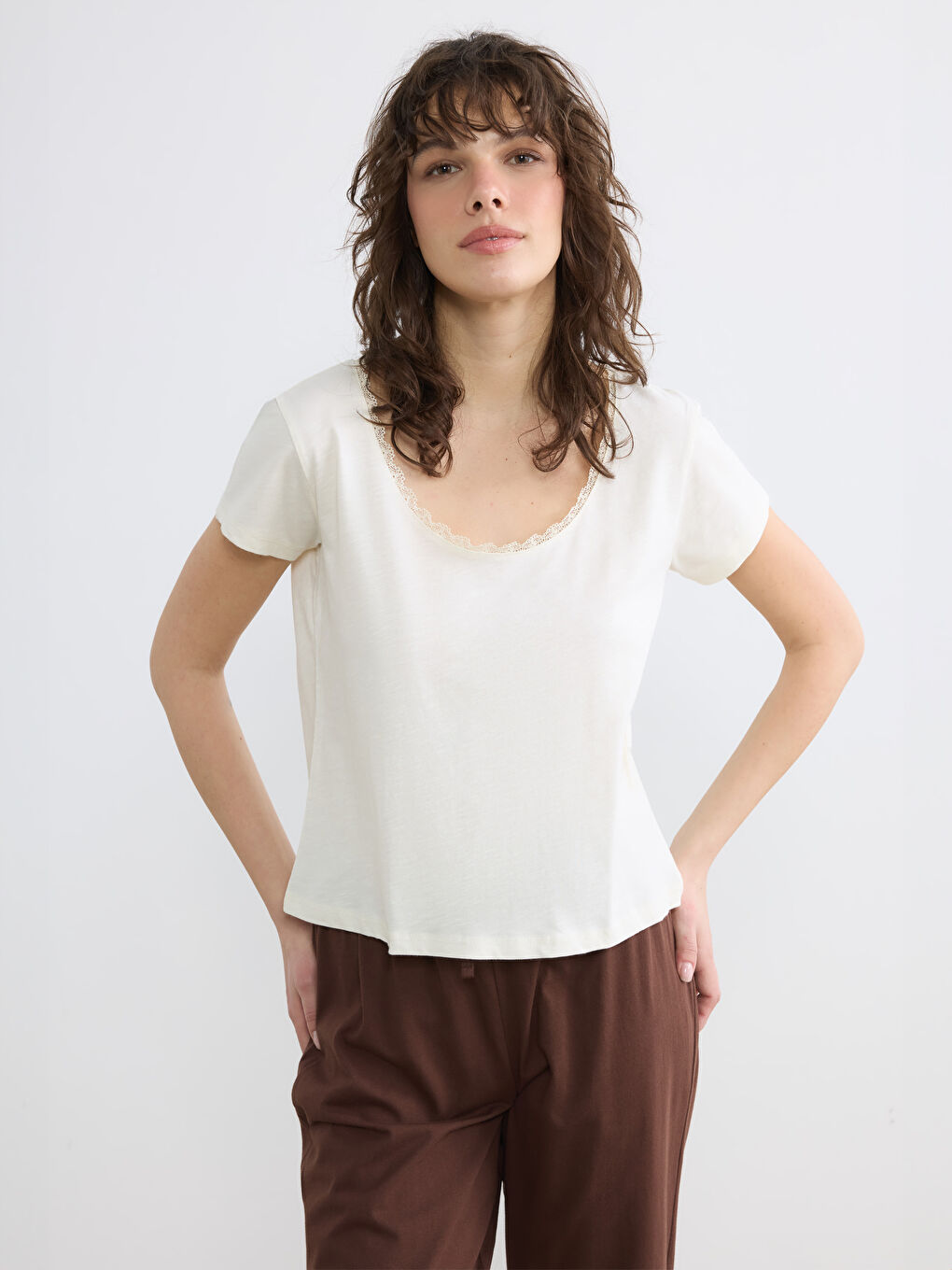 ქალების პიჟამის ზედა, მრგვალი კისრით