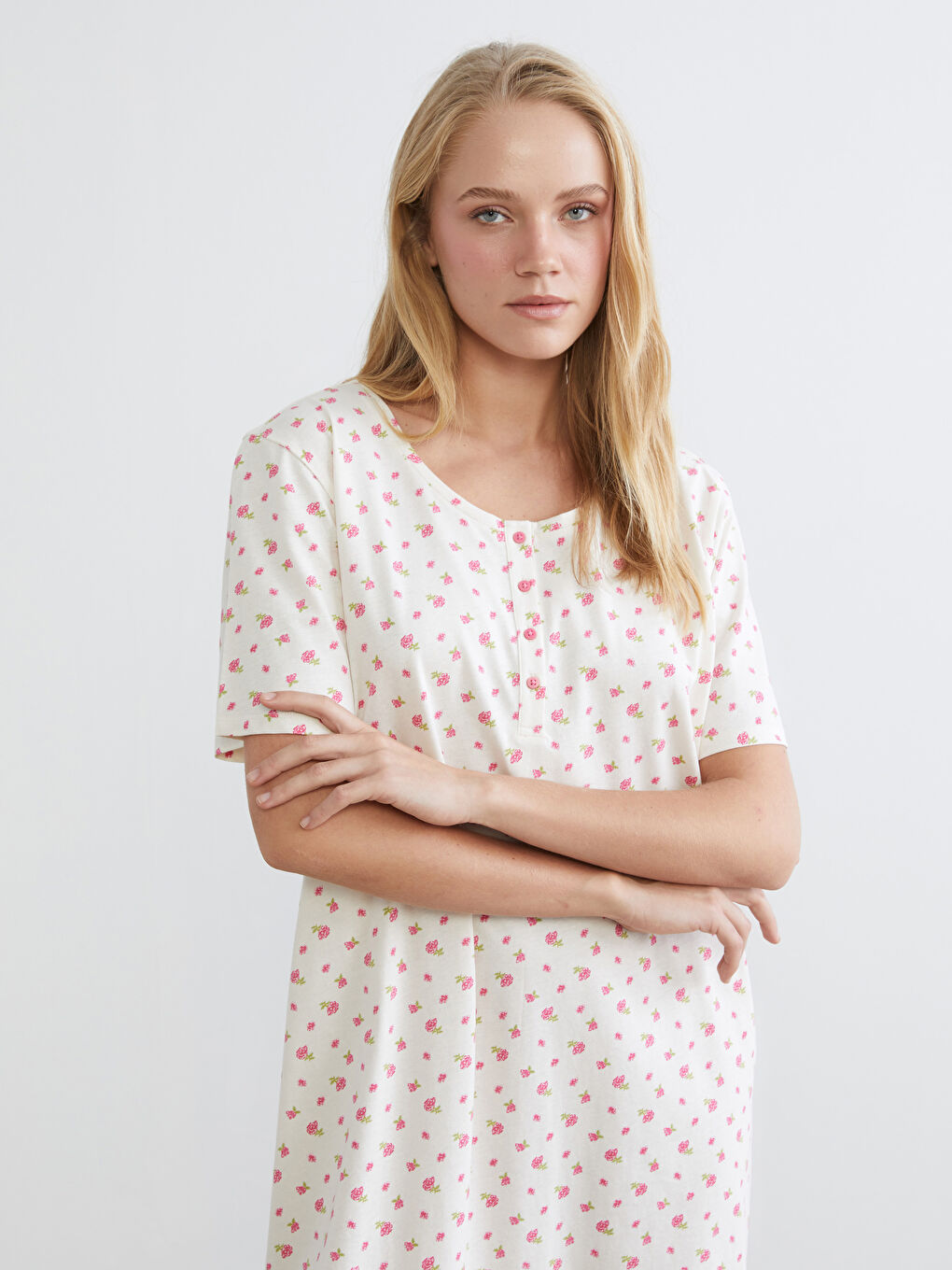 Ekru Bisiklet Yaka Çiçekli Kadın Gecelik-1