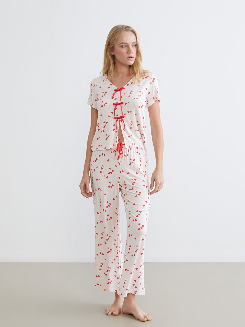 Pembe Bağlama Detaylı Kalp Baskılı Kadın Pijama Takımı
