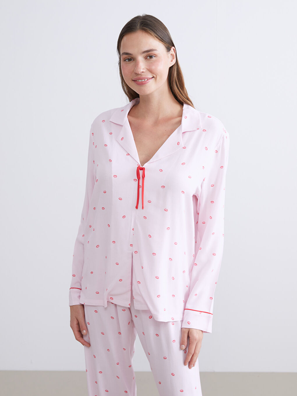 Pembe Gömlek Yaka Bağlama Detaylı Kadın Pijama Takımı-1