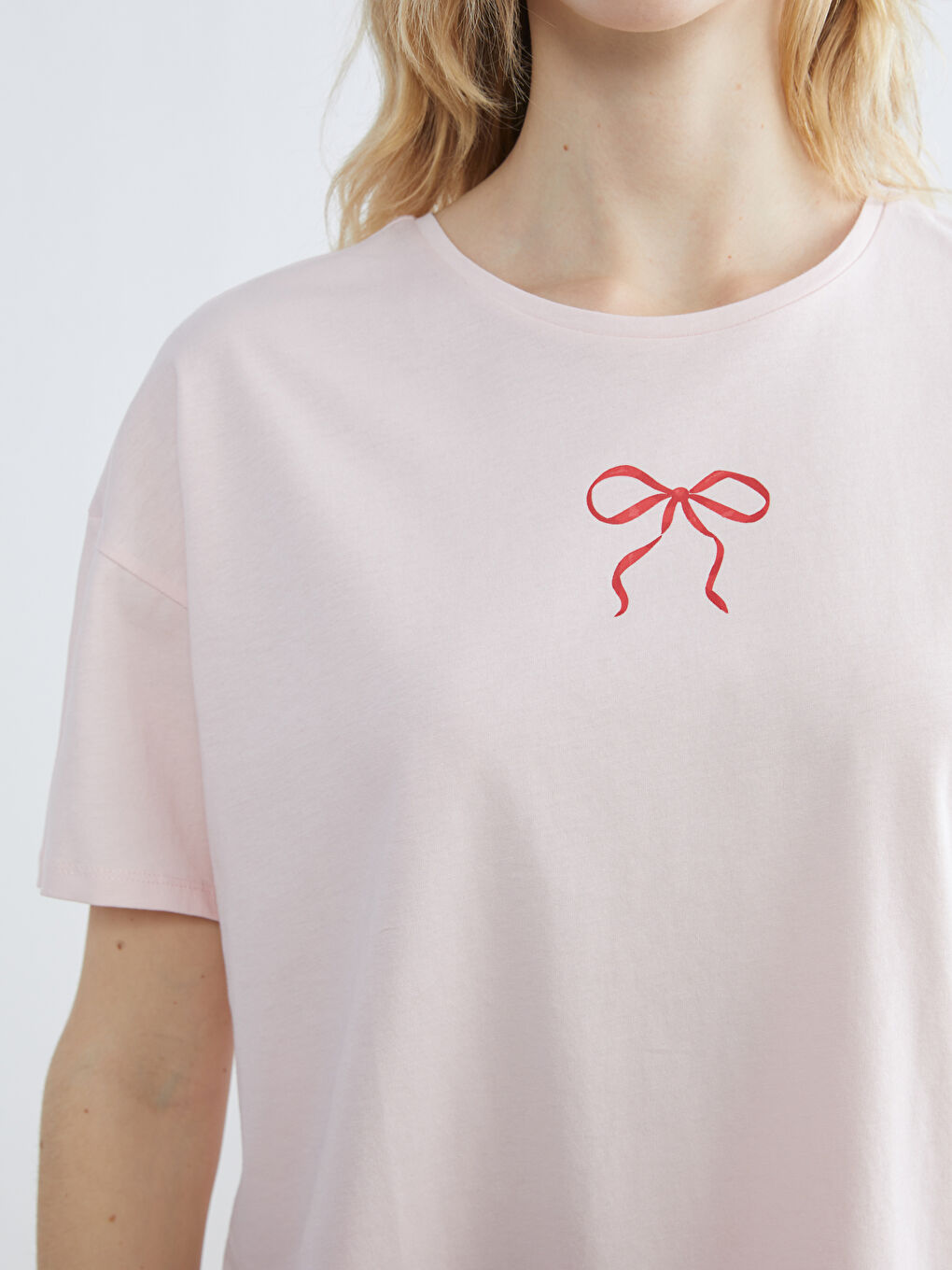 Kırmızı Fiyonk Baskılı Kadın Şortlu Pijama Takımı-2