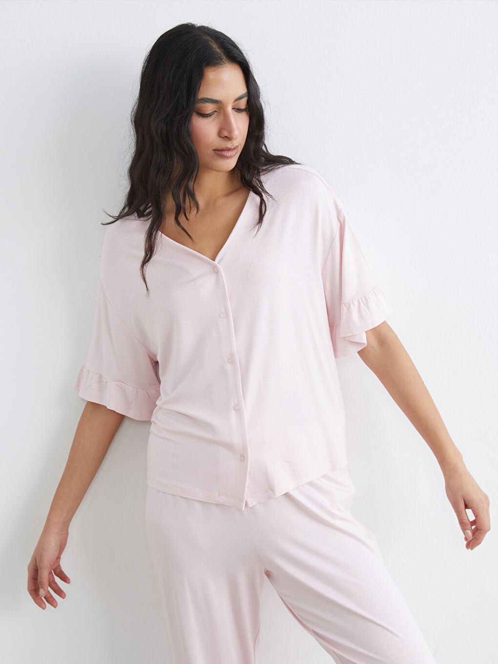 Женский пижамный комплект с v-образным вырезом-1