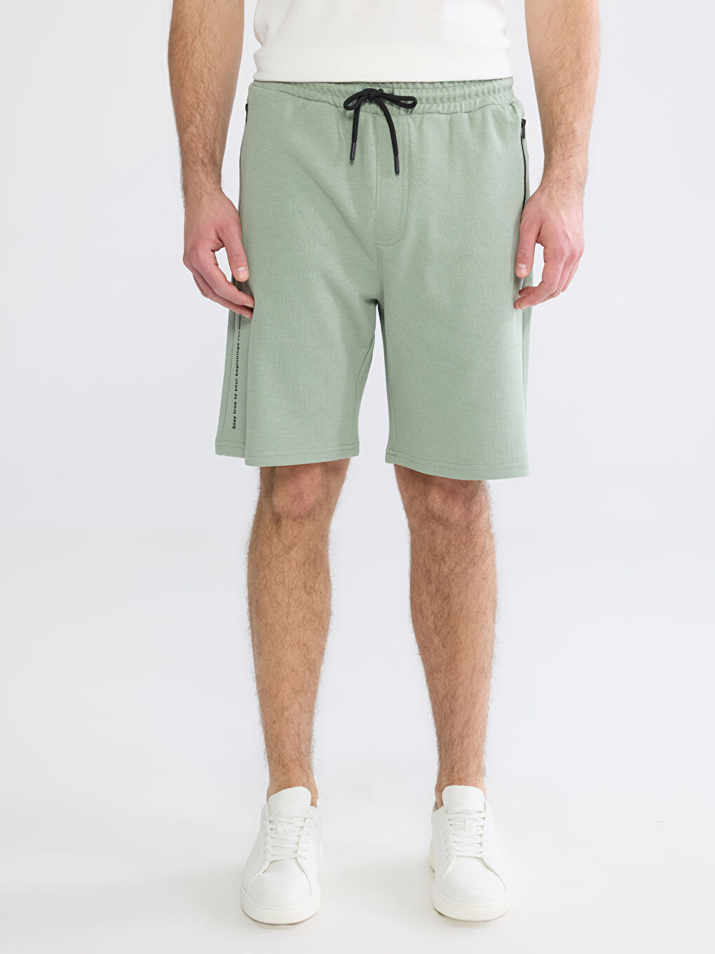 Мужчины Зелёный Шорты-1