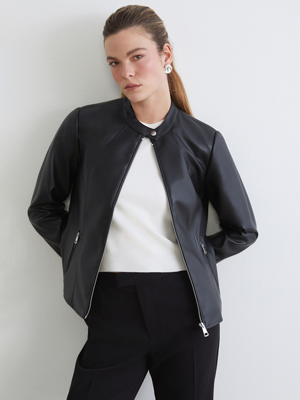 Siyah Bisiklet Yaka Kadın Deri Görünümlü Ceket