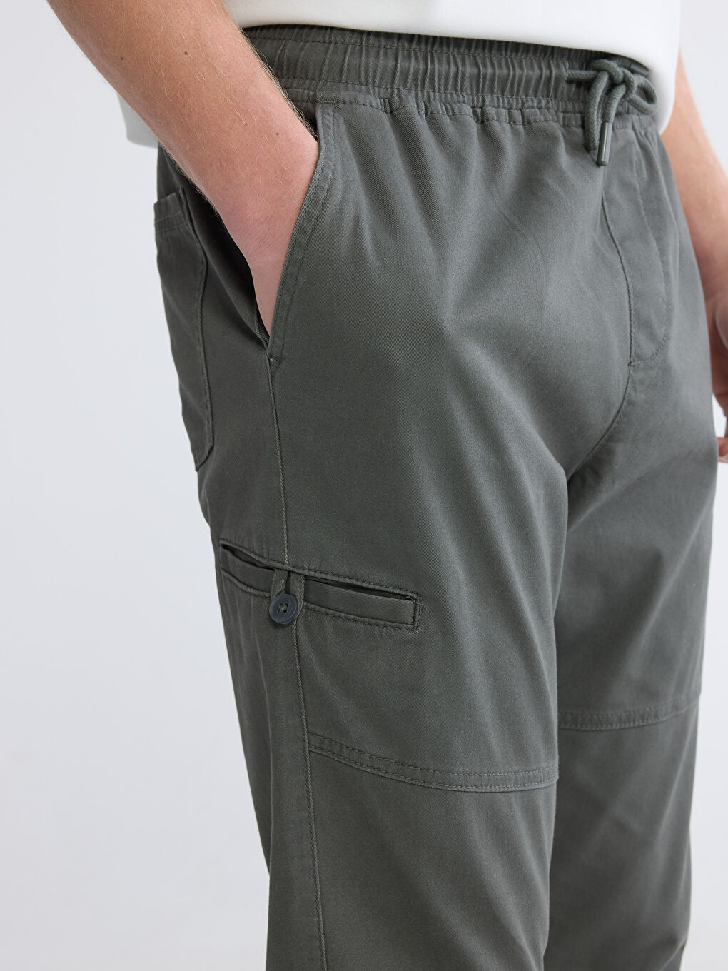 Man KHAKI Trousers-2