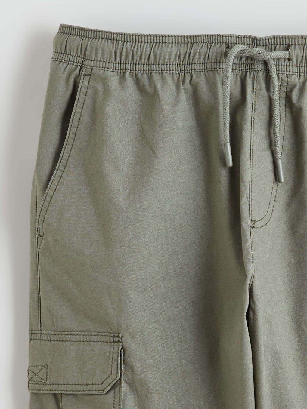 Men's Poplin Jogger Pants in a Regular Fit-11