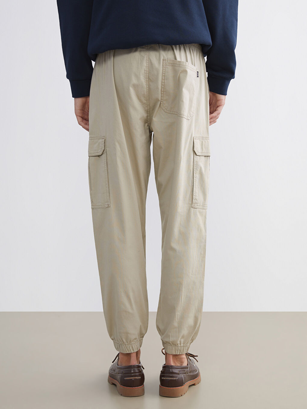 Men's Poplin Jogger Pants in a Regular Fit-3