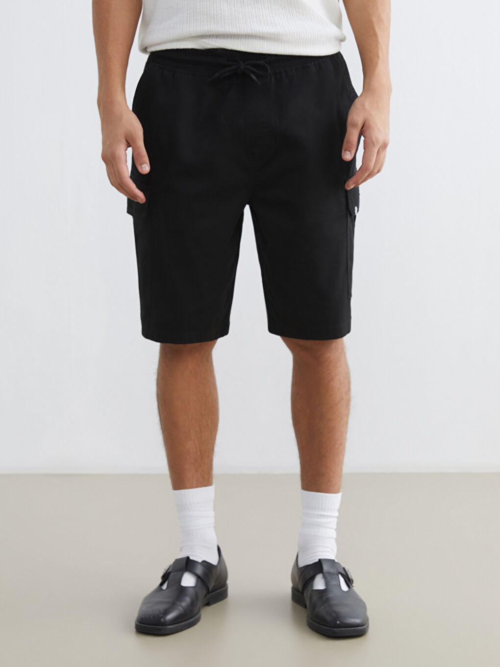 Siyah Standart Kalıp Erkek Gabardin Kargo Şort-1