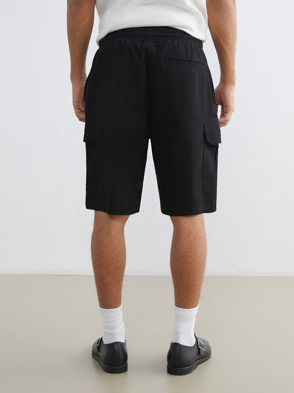 Siyah Standart Kalıp Erkek Gabardin Kargo Şort-3