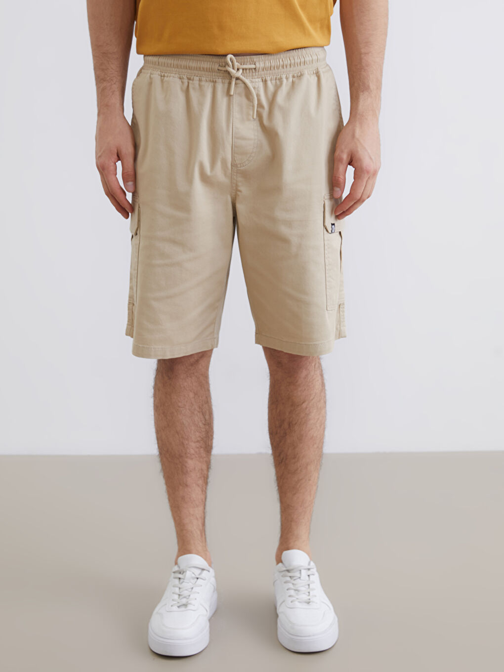 Bej Standart Kalıp Erkek Gabardin Kargo Şort-1