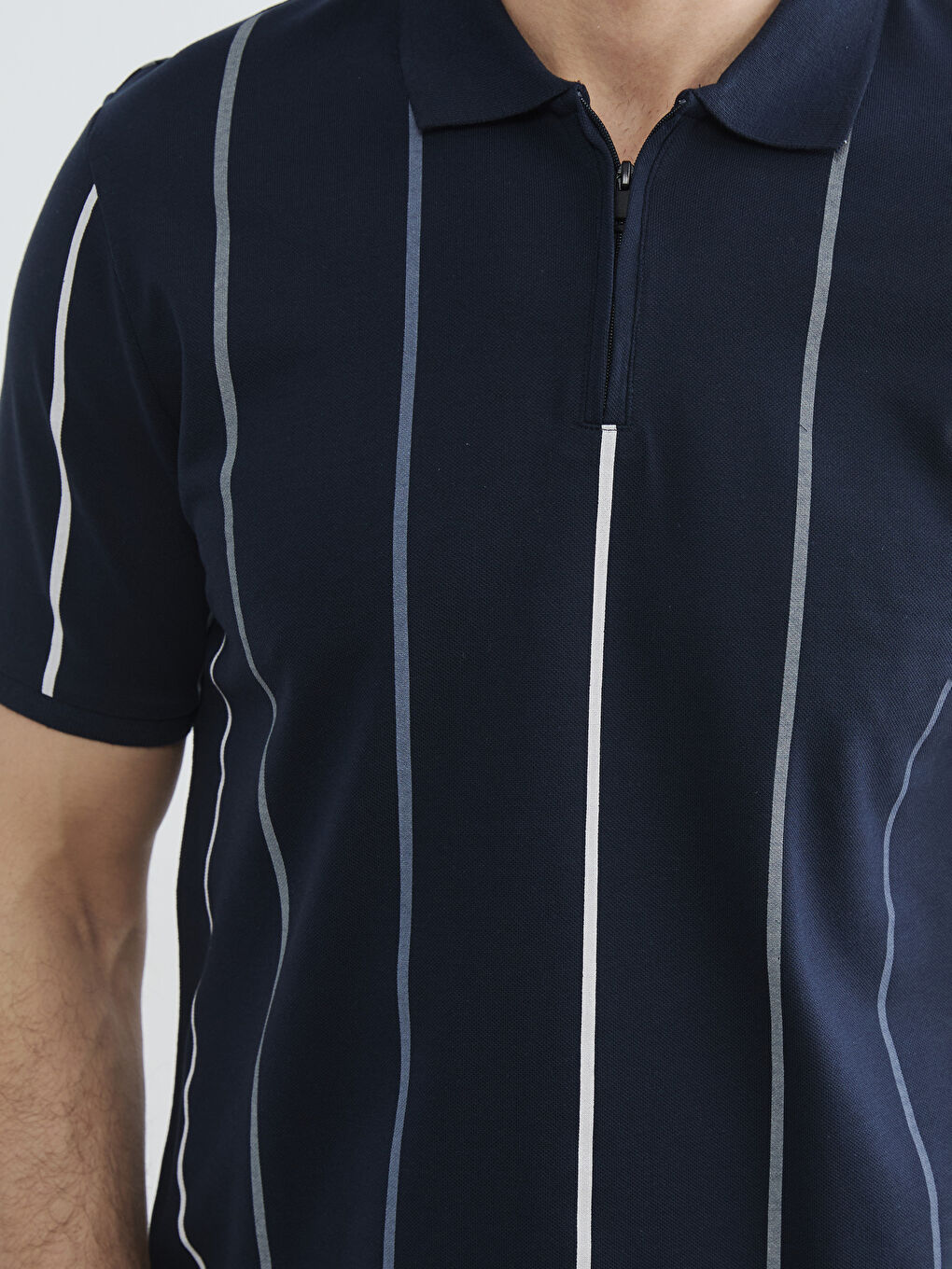 T-shirt Homme à Rayures en Piqué avec Col Polo-2