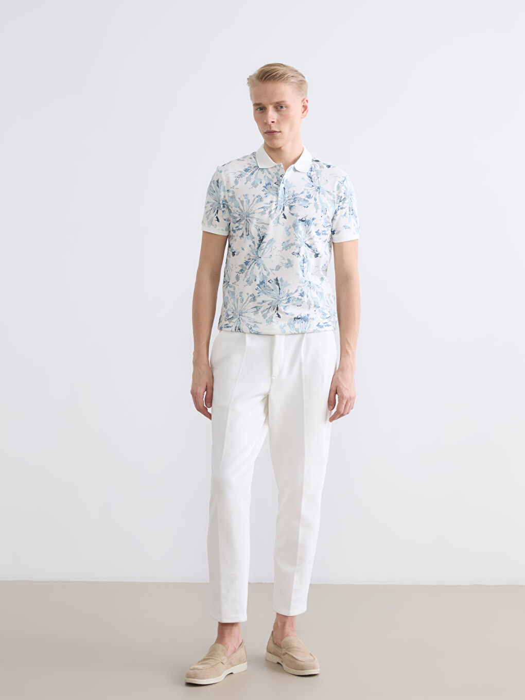 Мъжка тениска с поло яка и шарка от пике плат.-1