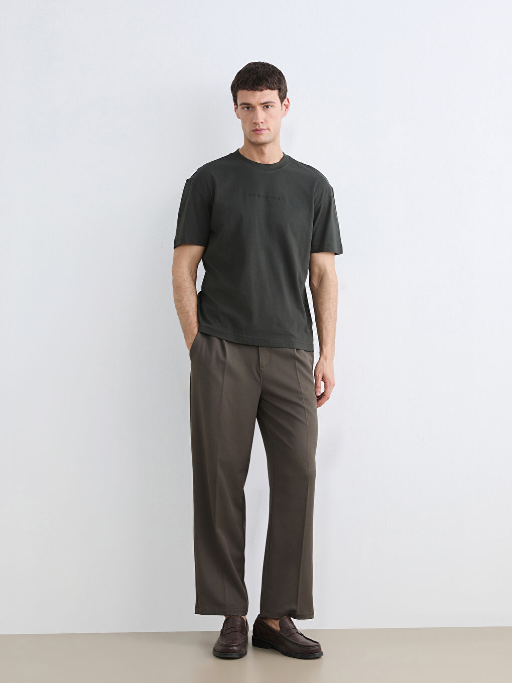 Мужчины Хаки Футболка-1