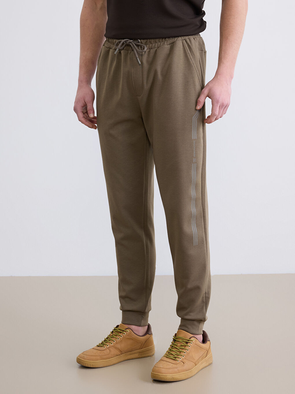 Haki Standart Kalıp Erkek Jogger Eşofman Altı	-1