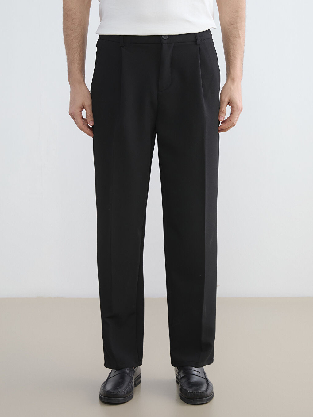 Siyah Rahat Kalıp Erkek Pantolon-1