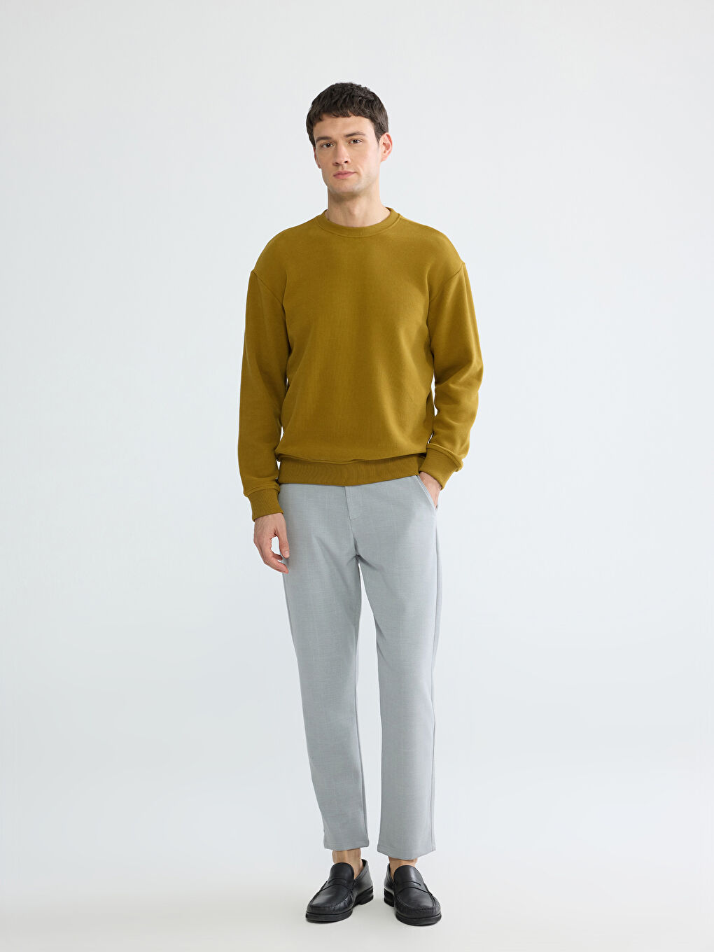 بنطلون رمادي رجل