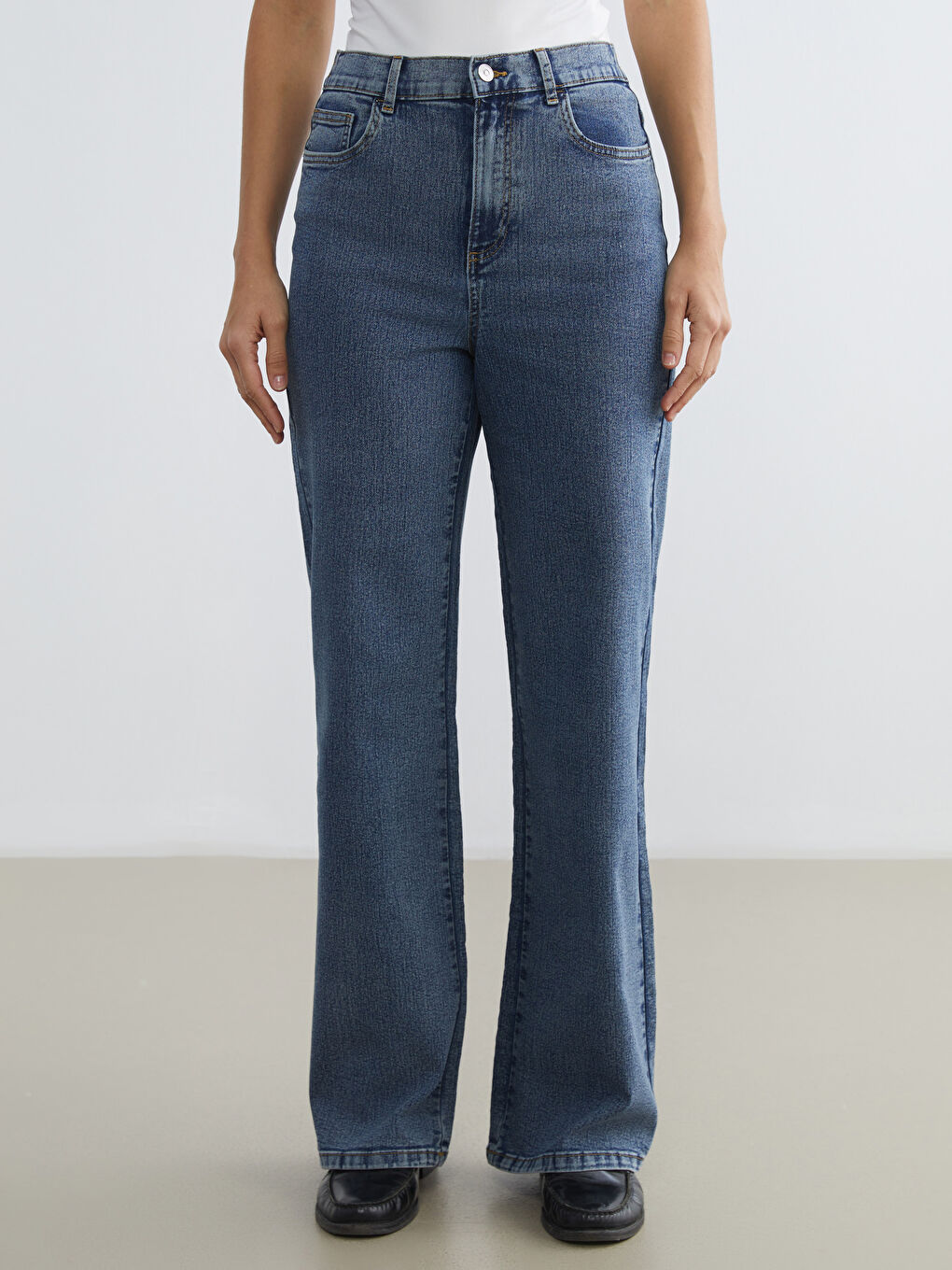 Women's Wide Leg Jean-1