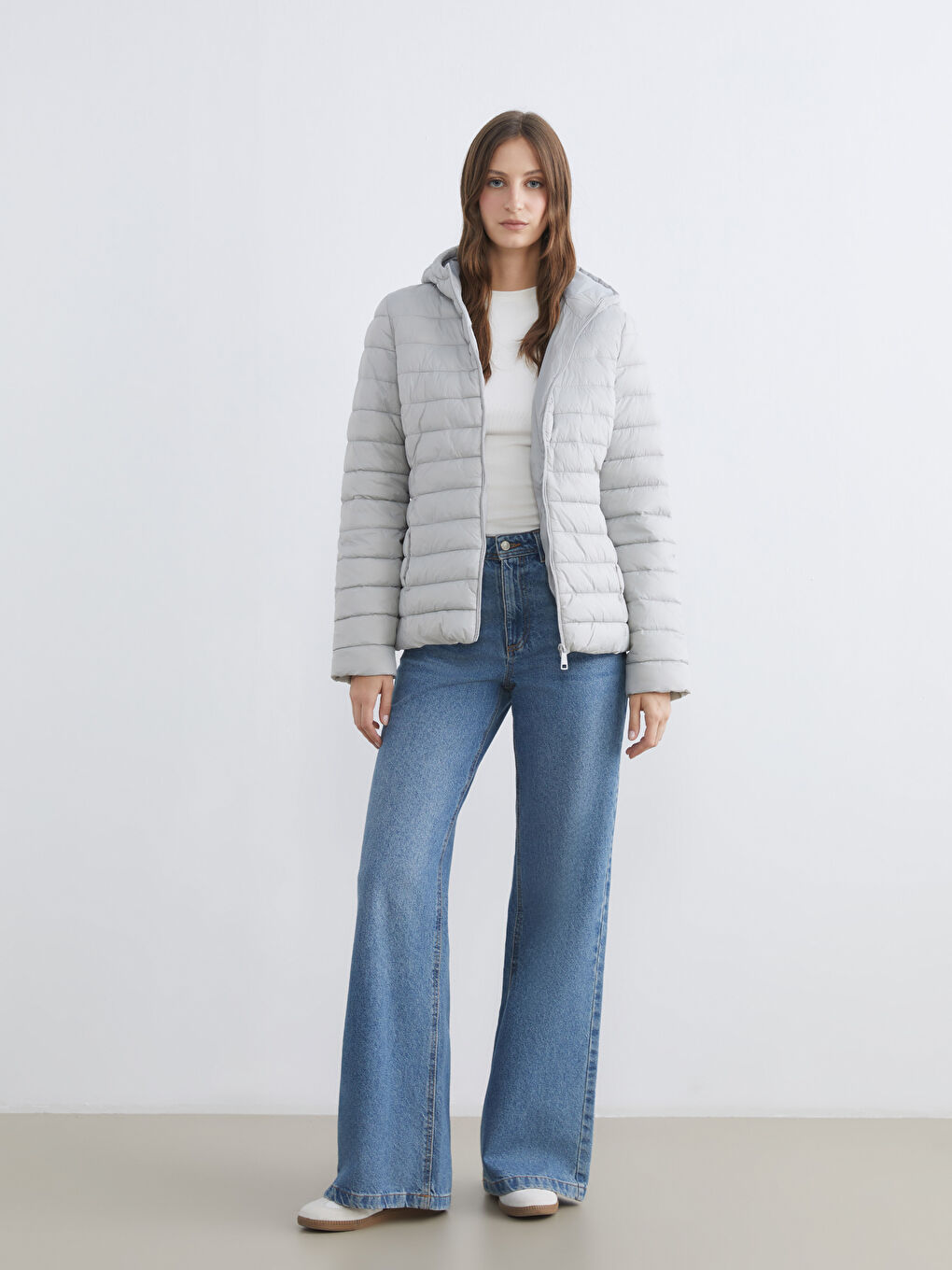 Gri Kapüşonlu Kadın Şişme Mont-2