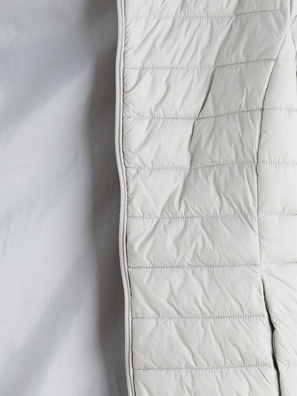 Gri Kapüşonlu Kadın Şişme Mont-7