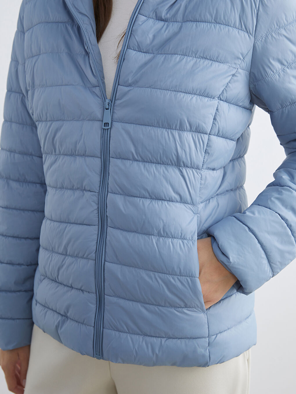 Mavi Kapüşonlu Kadın Şişme Mont-3