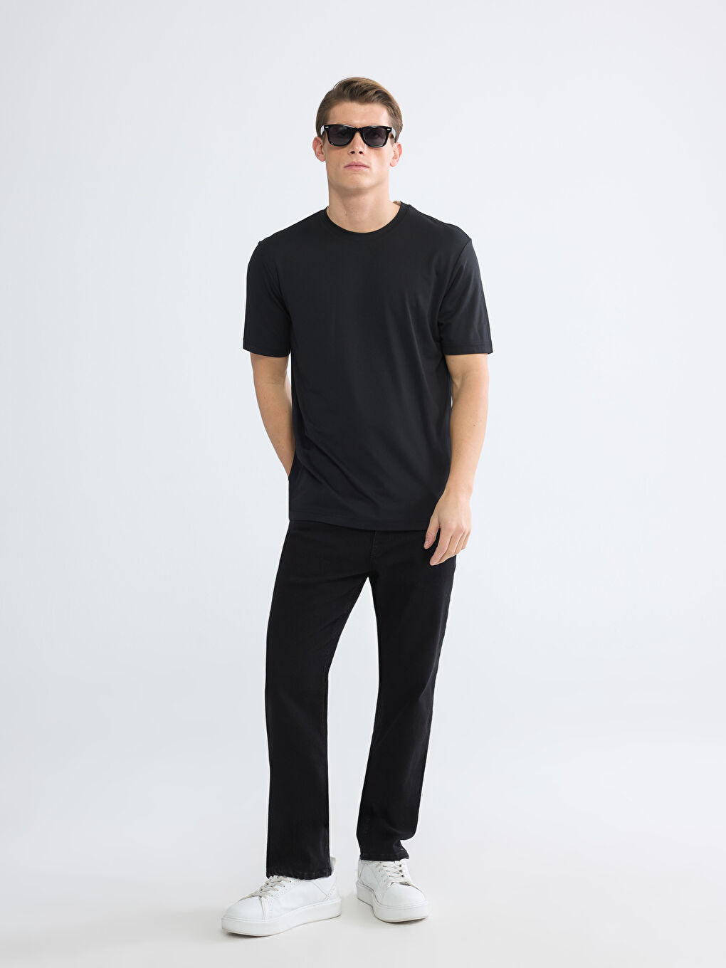 Siyah Bisiklet Yaka Erkek Tişört-2