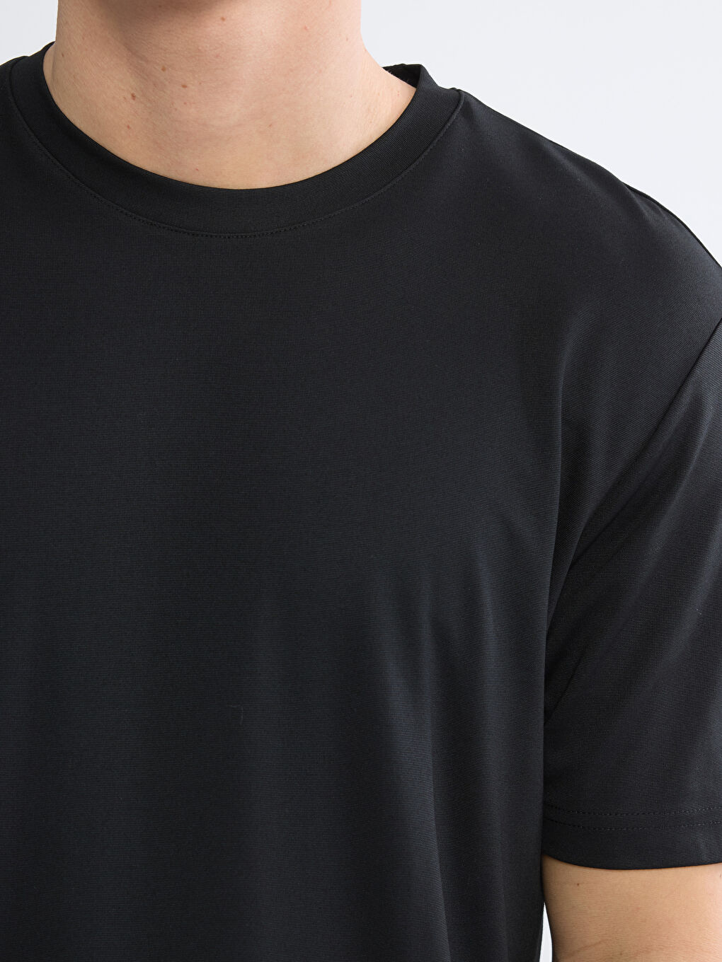 Siyah Bisiklet Yaka Erkek Tişört-3