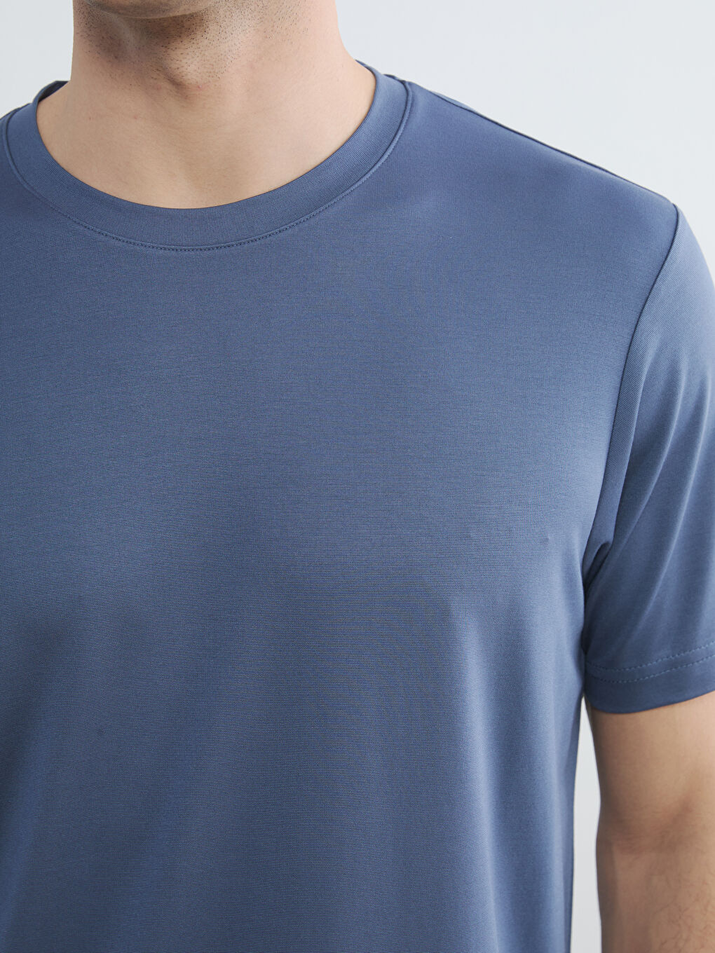 تي شيرت رجالي بكول مدور-3