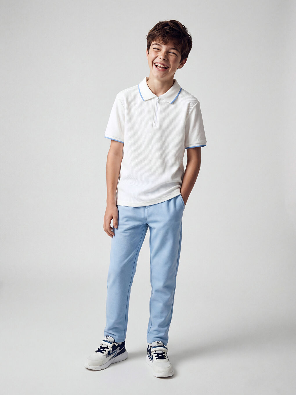 Mavi Beli Lastikli Pileli Erkek Çocuk Pantolon