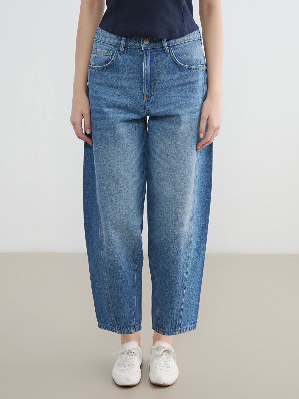 Barrel Fit Women's Jeans-1