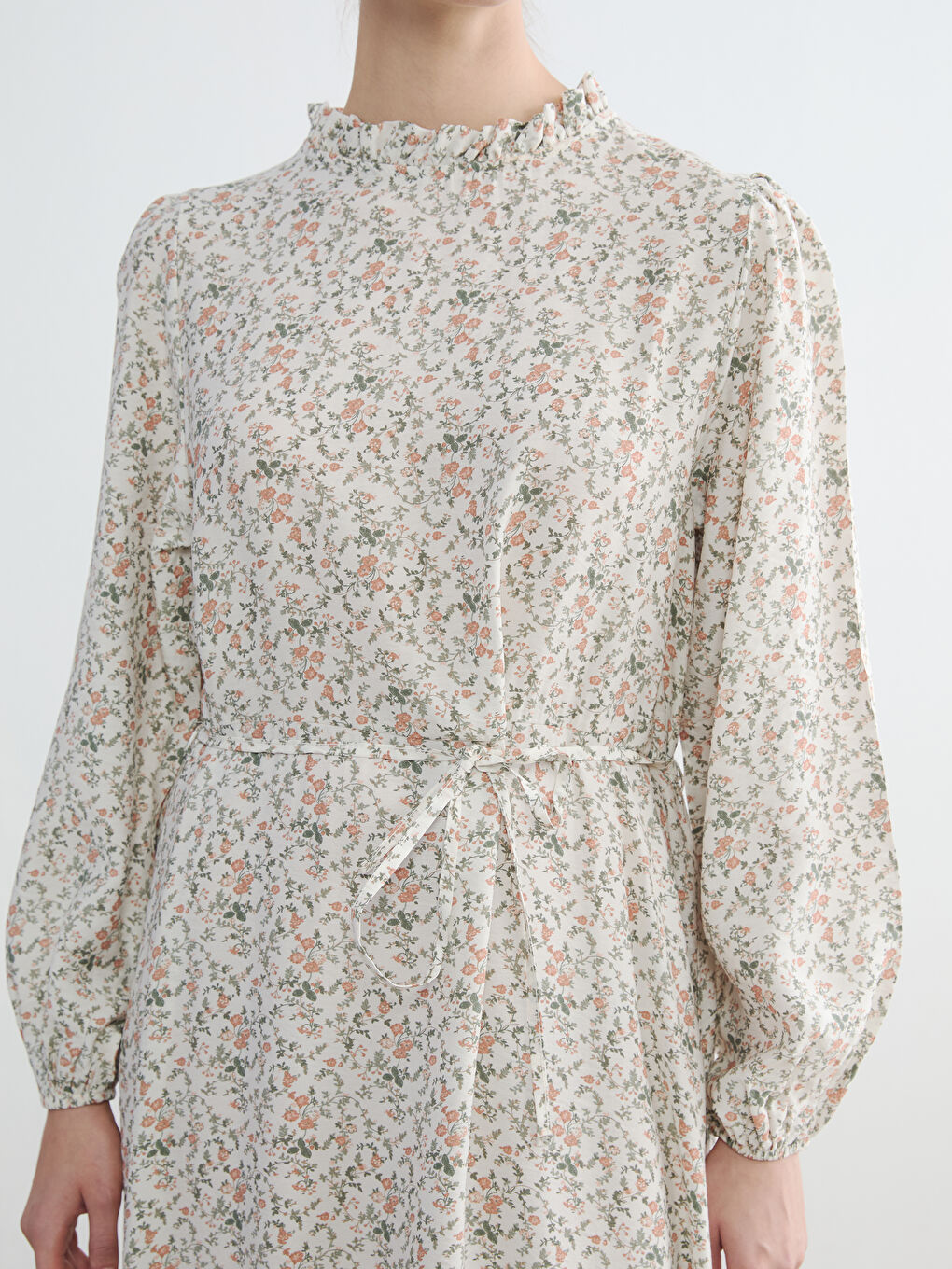 Karışık Fırfırlı Dik Yaka Çiçekli Elbise-2