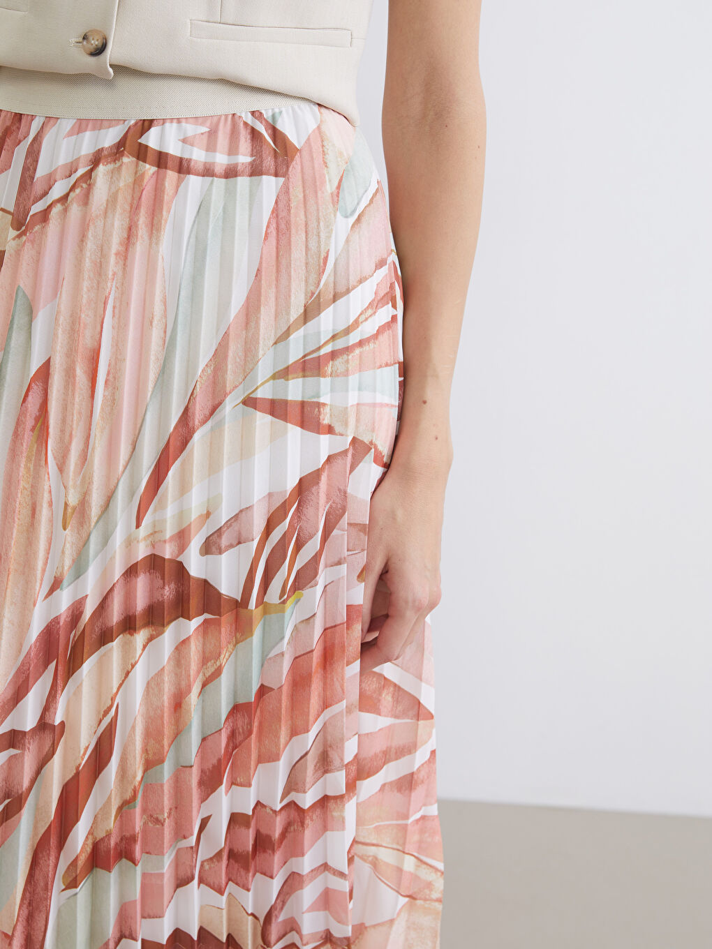 Elastic Waist Patterned Pleated Chiffon Skirt-2