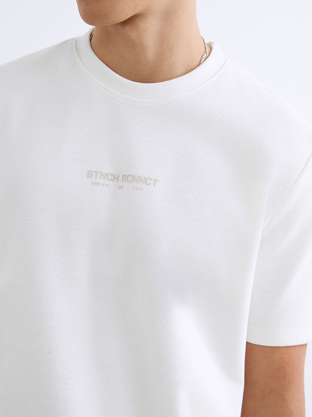 تيشيرت رجالي مطبوع برقبة دائرية-2