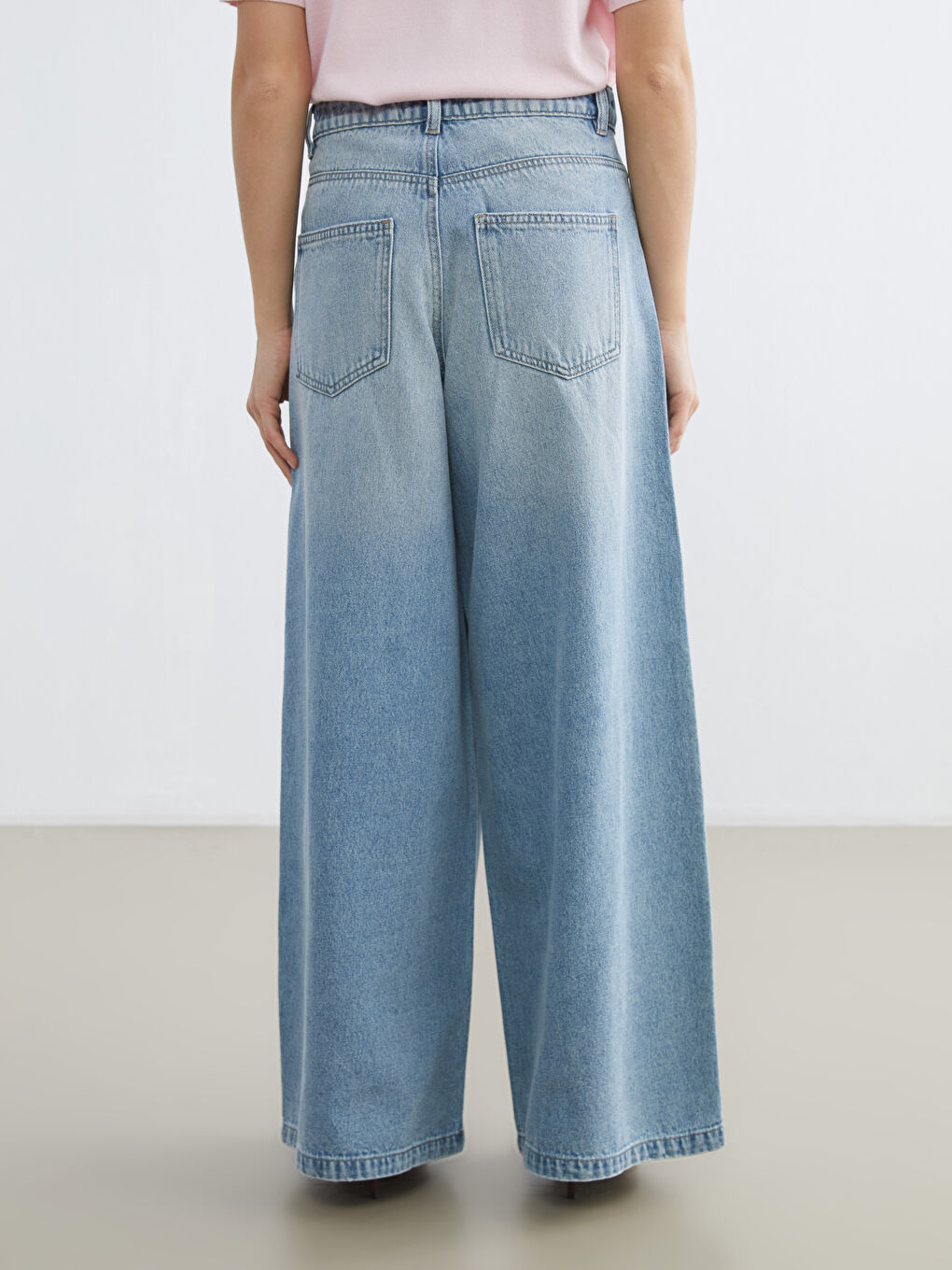 Women's Wide Leg Jean-3