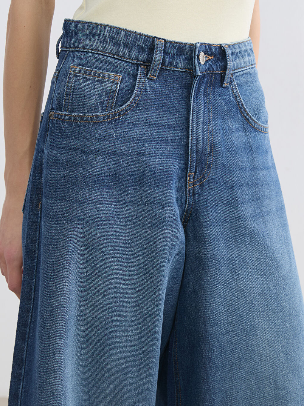 Women's Wide Leg Jean-2