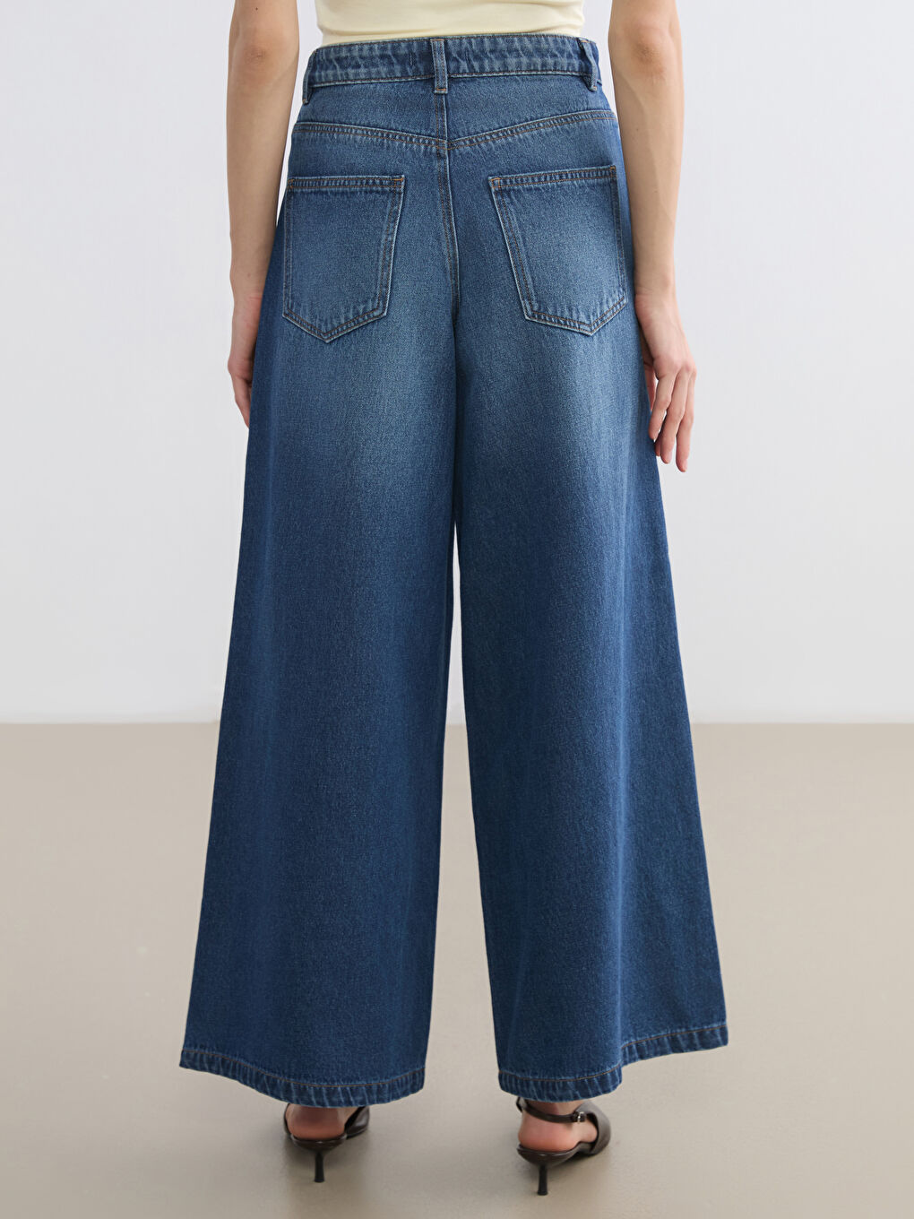 Women's Wide Leg Jean-3