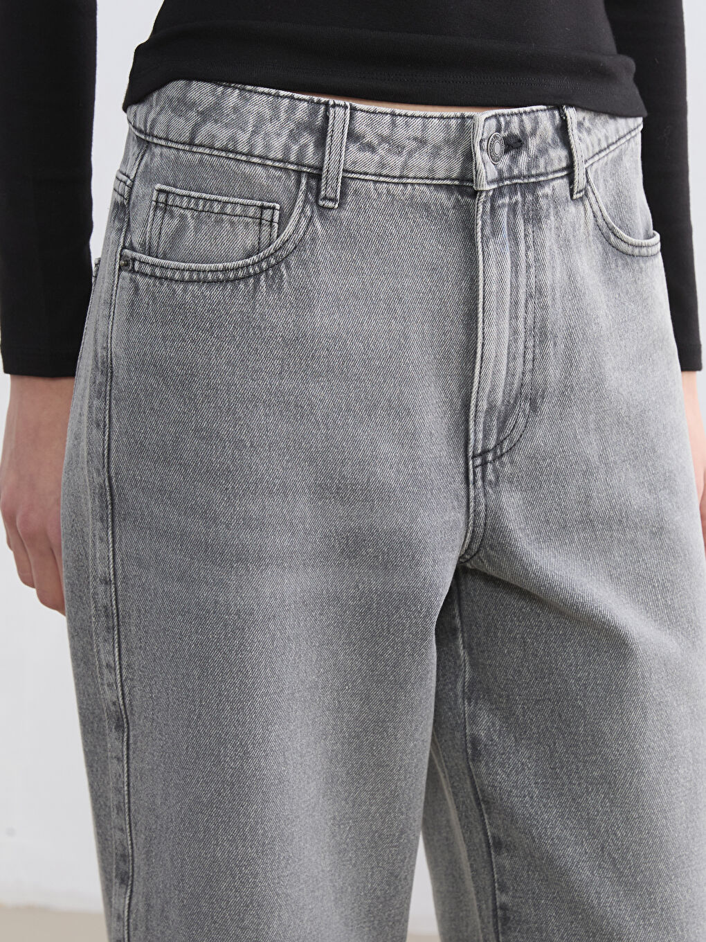 Women's Boyfriend Fit Jeans-2