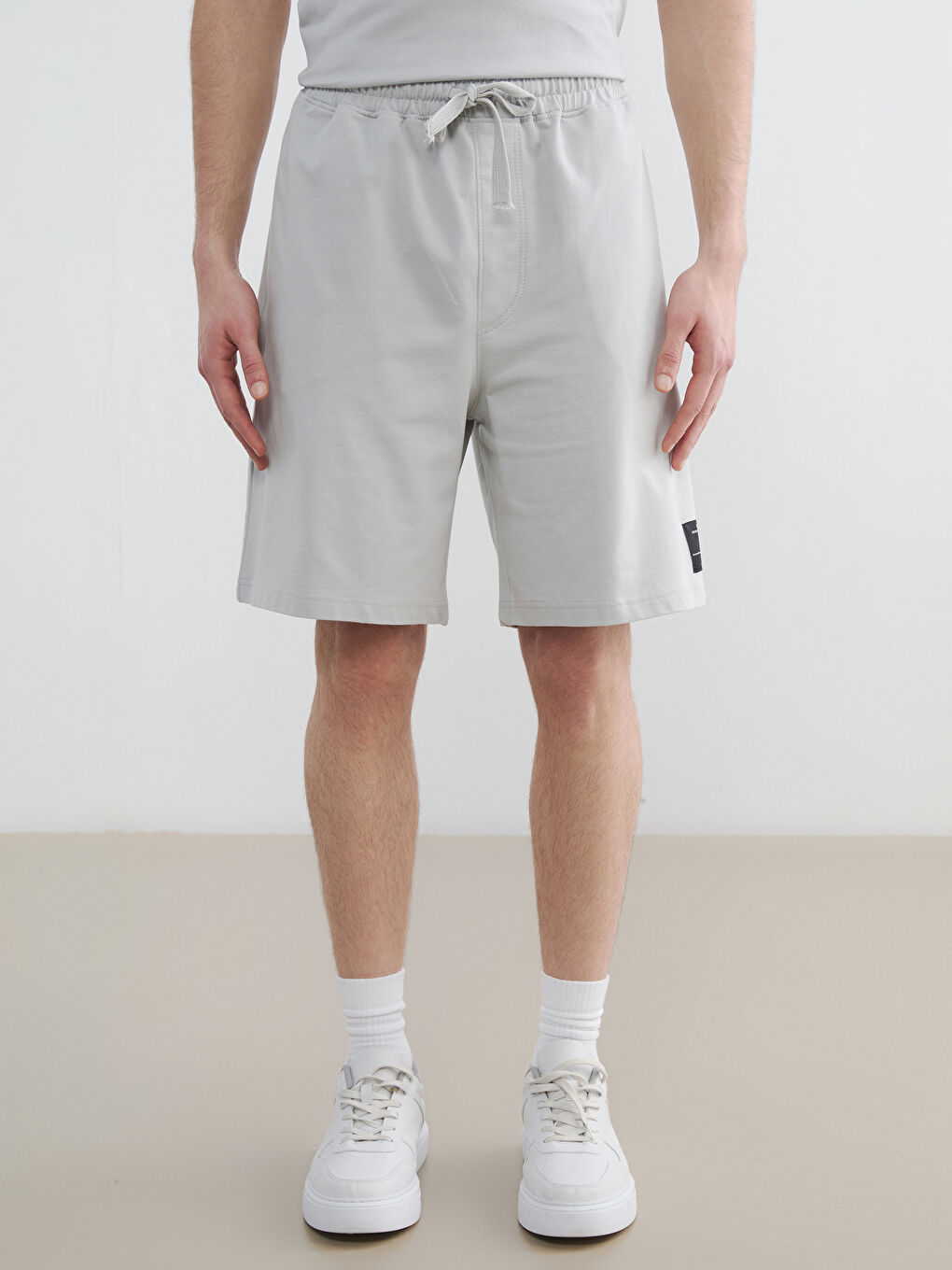 Gri Standart Kalıp Erkek Şort-1