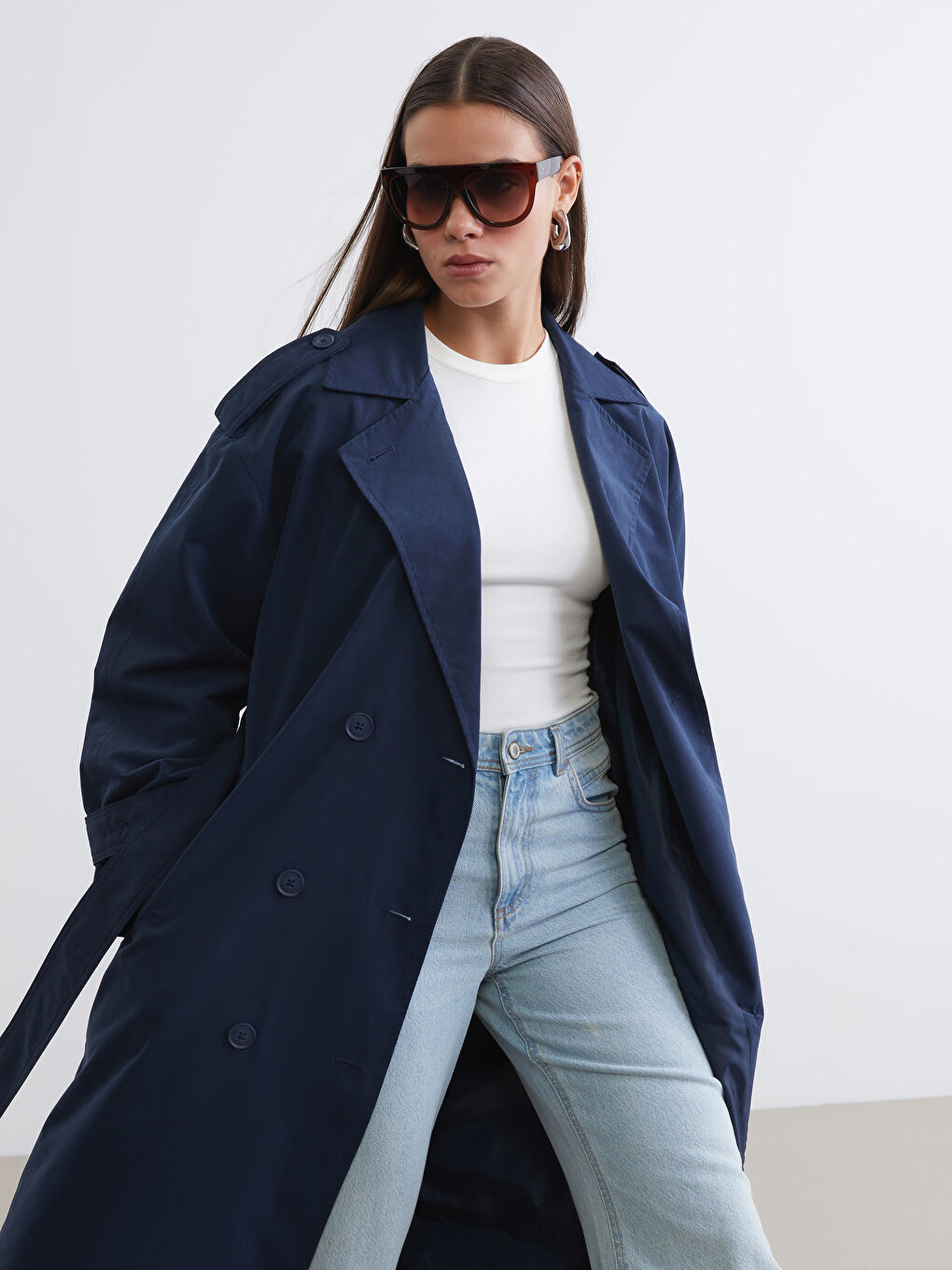 Lacivert Kruvaze Yaka Kadın Trençkot