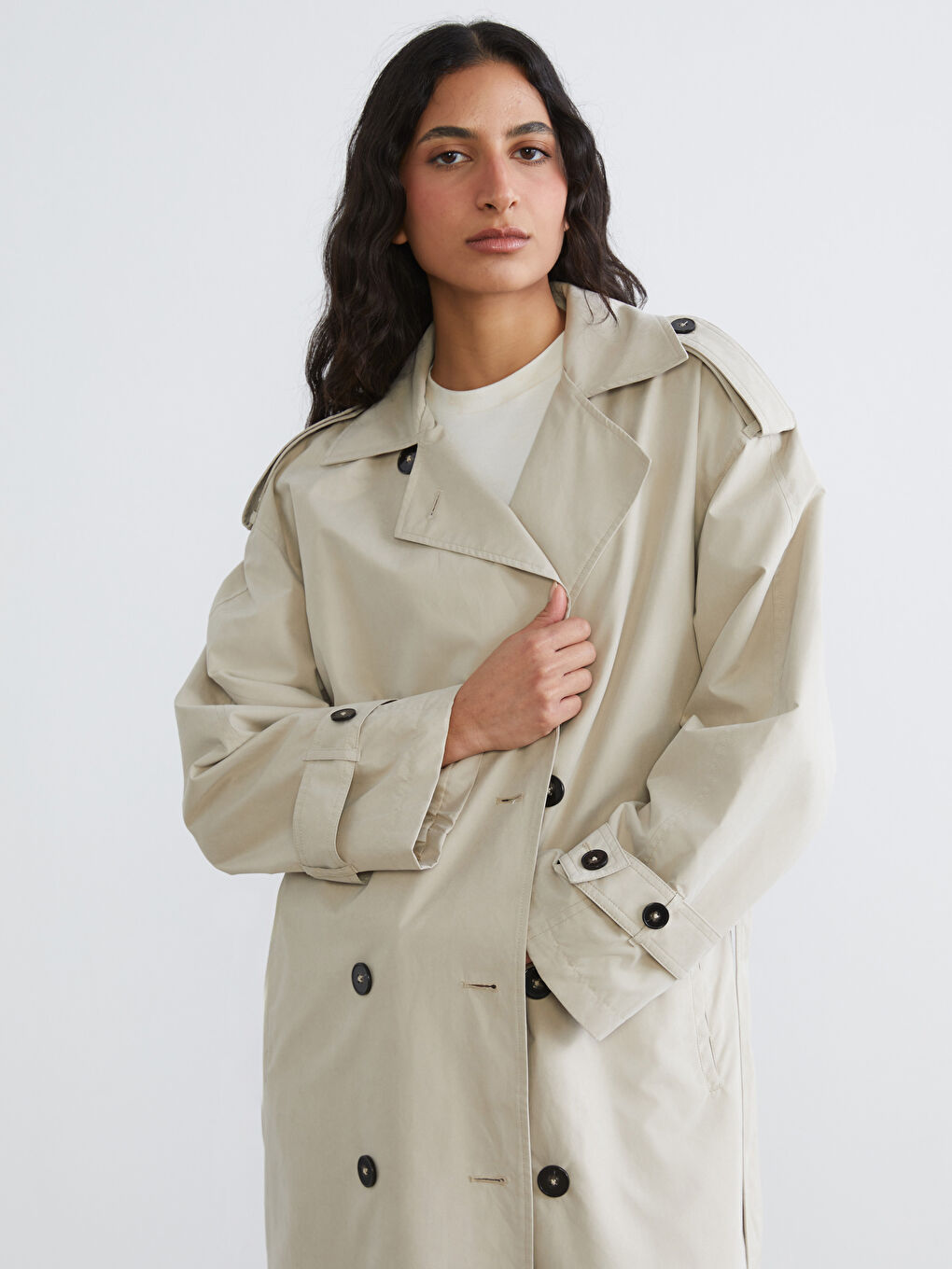 Bej Kruvaze Yaka Kadın Trençkot-1