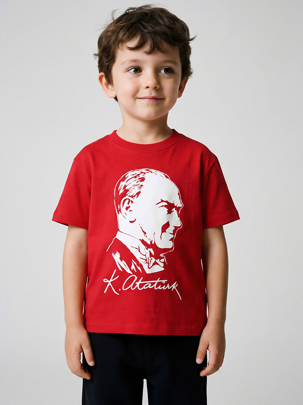 Kırmızı Bisiklet Yaka Atatürk Baskılı Erkek Çocuk Tişört