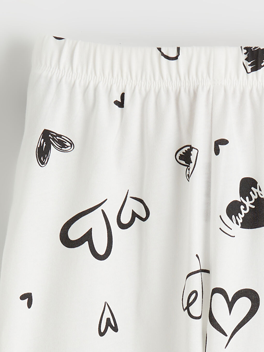 Ekru Kalp Desenli Kız Çocuk Şortlu Pijama Takımı-5