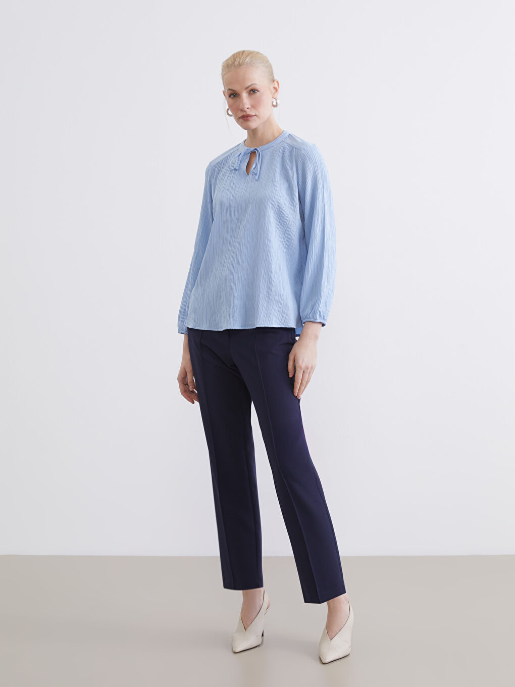 Женщины Голубой Блузка-1