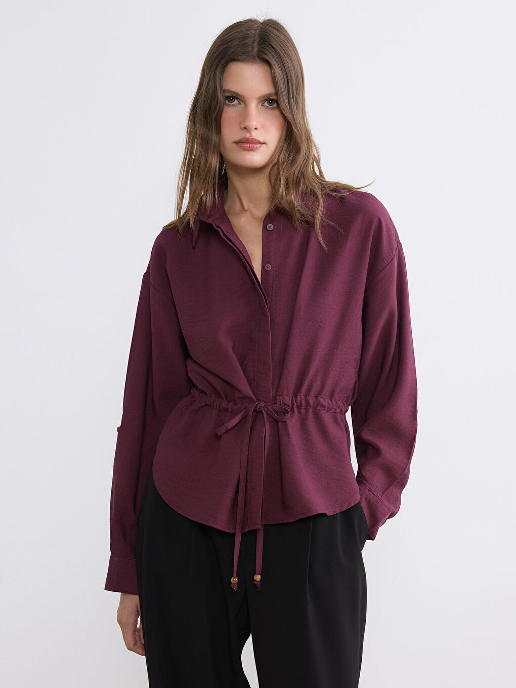 قميص نسائي بقصة عادية برباط ف الخصر