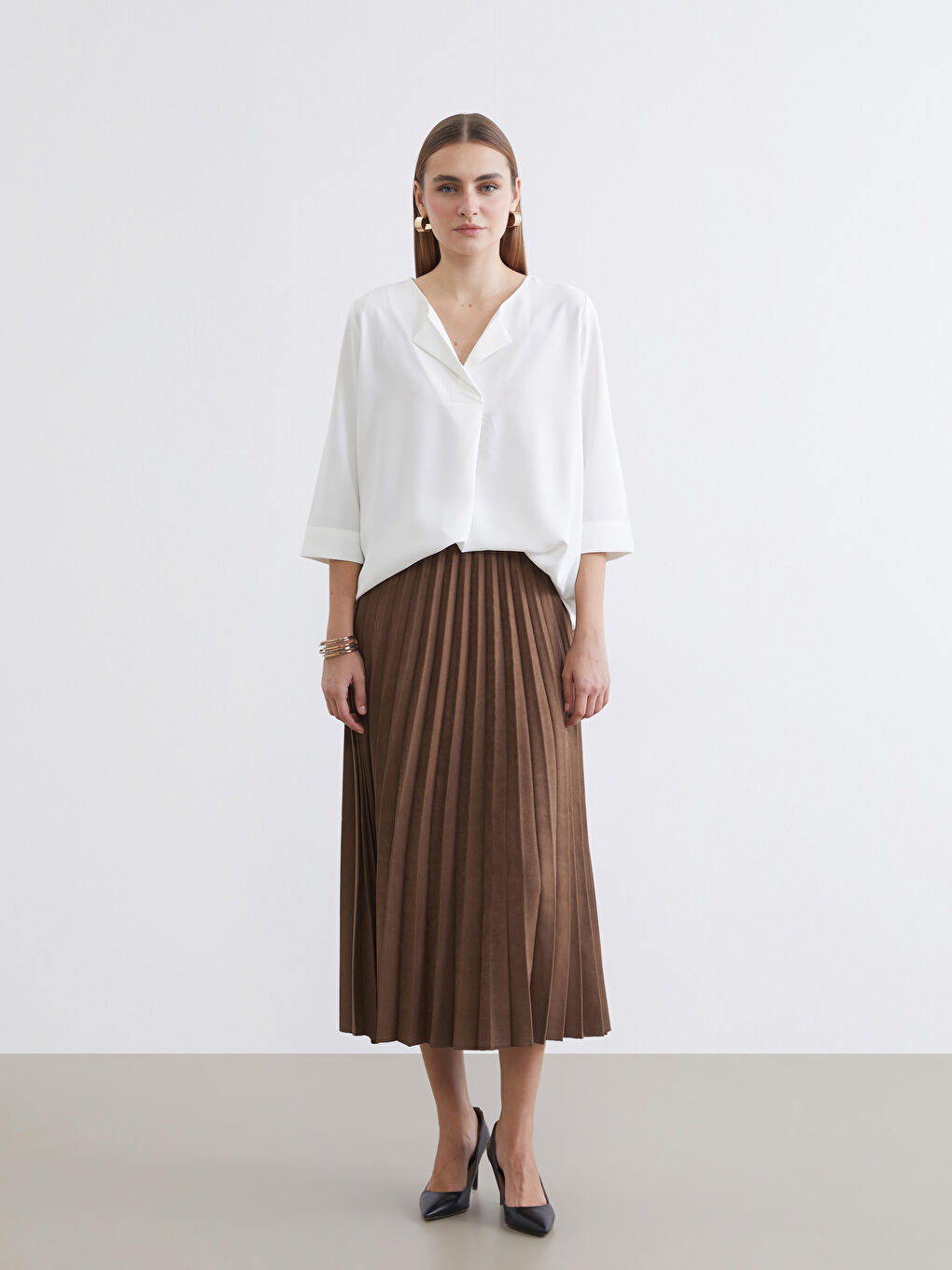 Ekru Kaçık Yaka Bluz-1