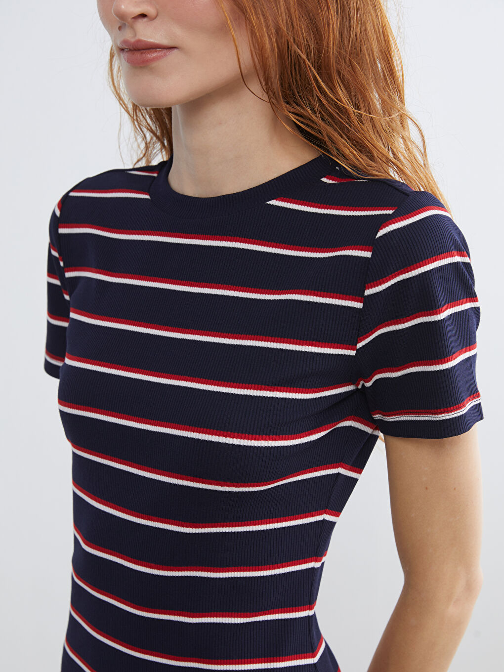 Дөңгелек жағалы жолақты бодикон көйлек-2