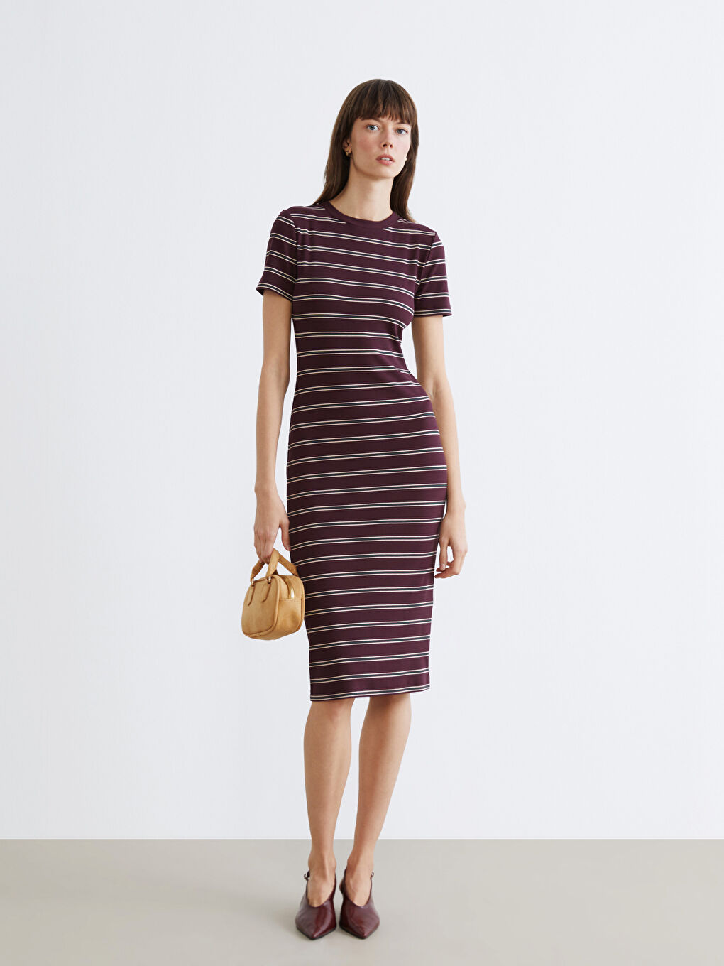 Дөңгелек жағалы жолақты бодикон көйлек-1