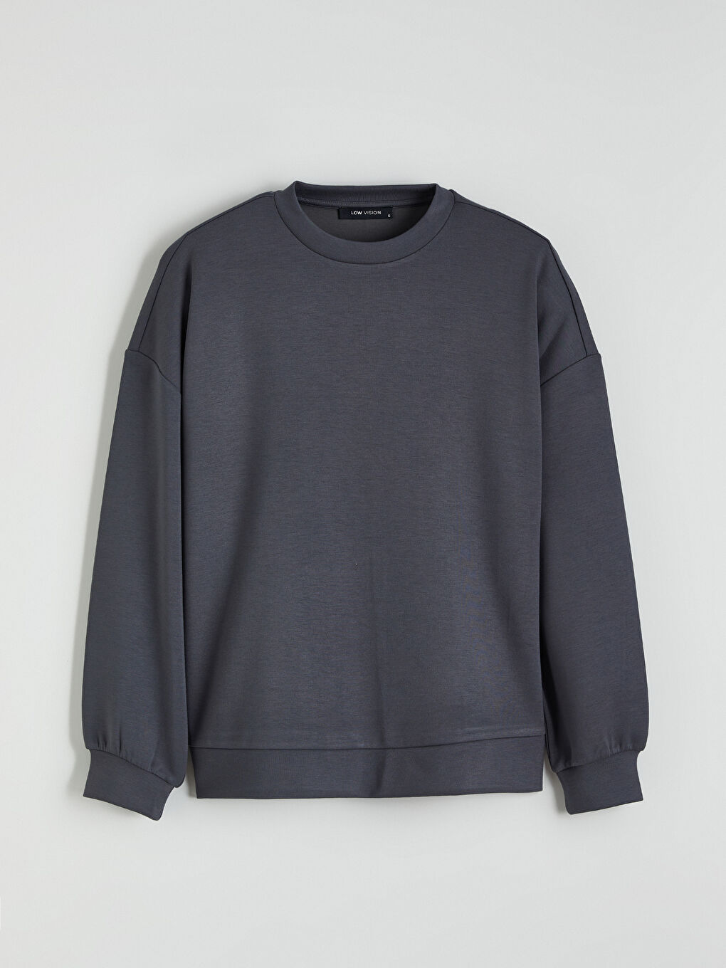Indulge in the soft touch of our oversized women's sweatshirt.-4