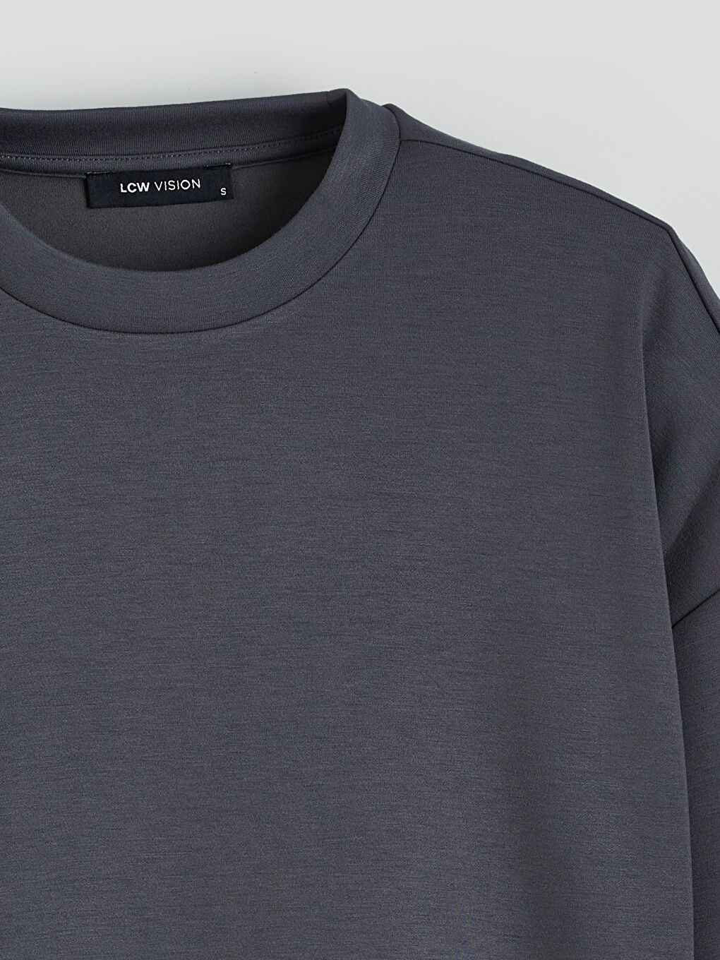 Indulge in the soft touch of our oversized women's sweatshirt.-5