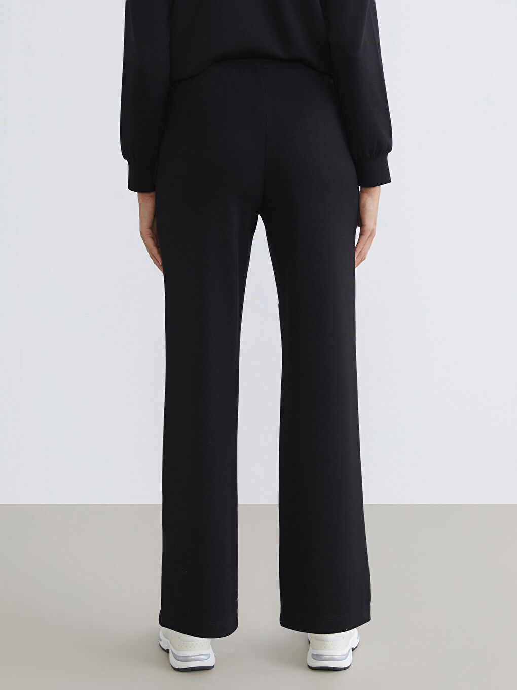 Siyah Geniş Paça Soft Touch Kadın Eşofman Altı-3