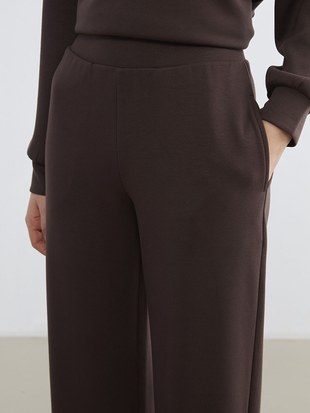 Kahverengi Geniş Paça Soft Touch Kadın Eşofman Altı-2